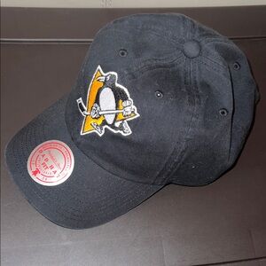 Mitchell & Ness NHL Pittsburgh Penguins Dad Hat Fit Black, Adjustable, One Size